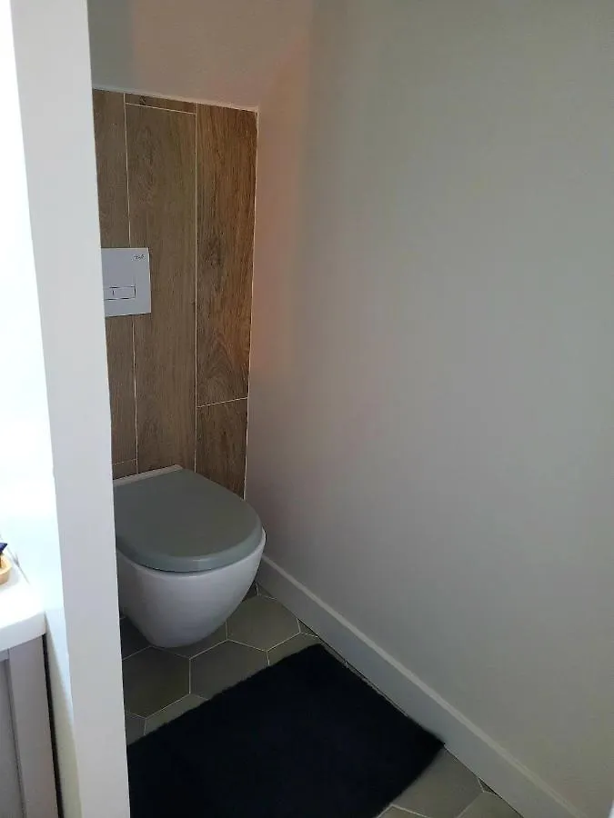 Ti Fanch, Maison Proche De Quimper Landudal 0*,  France